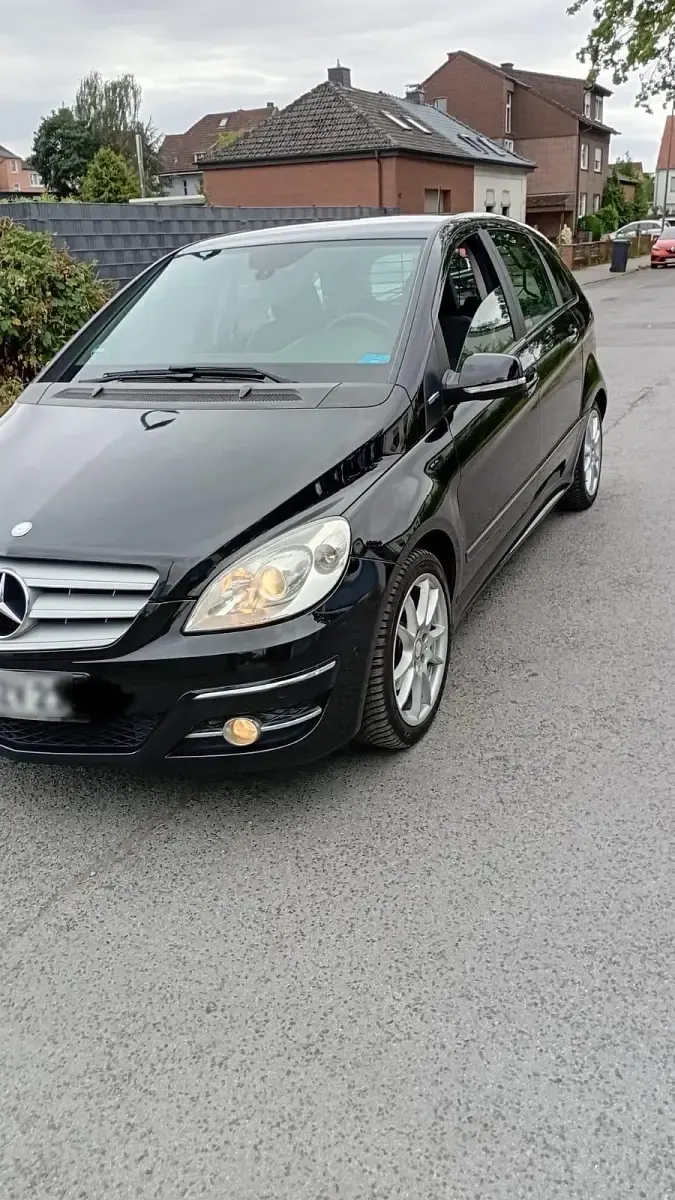 Gebraucht Mercedes B180 105 PS (77 kW) 2009 Schwarz Van / Kleinbus