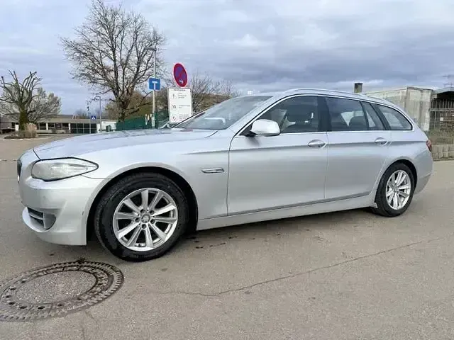 Gebraucht BMW 520 184 PS (135 kW) 2010 Silber Kombi