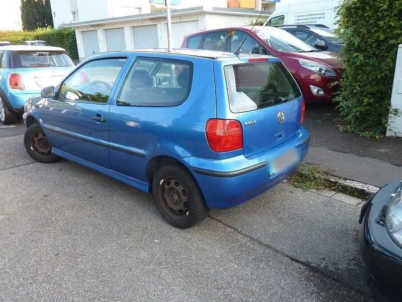 Blau Gebraucht 1999 VW Polo Kleinwagen | 200 € (Superpreis) - Bild 1/4