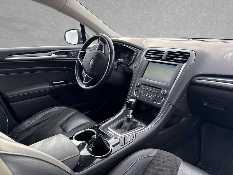 Gebraucht Ford Mondeo Titanium 179 PS (131 kW) 2015 Grau Kombi