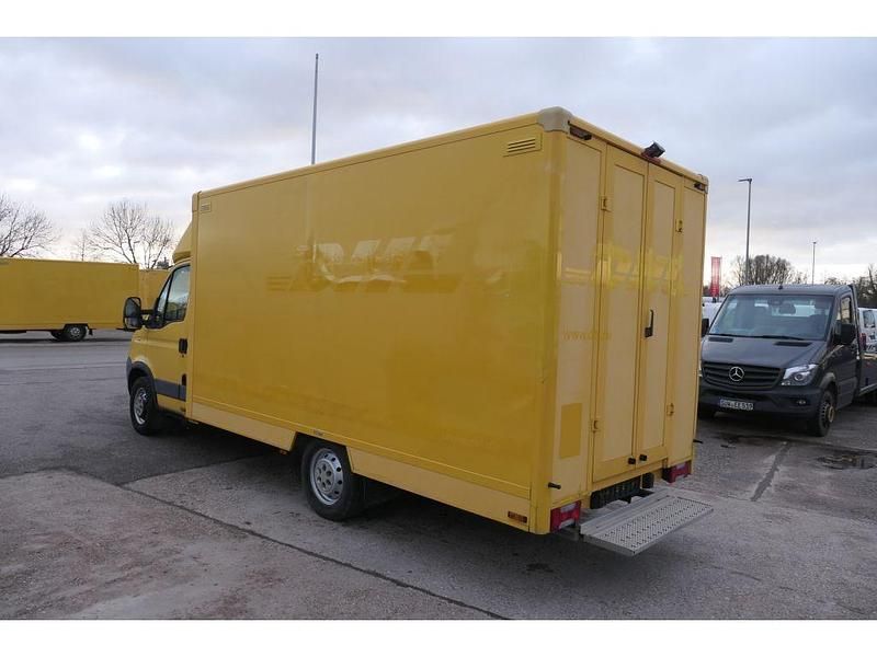 Second-hand Iveco Daily 106 CP (77 kW) 2011 Galben Van