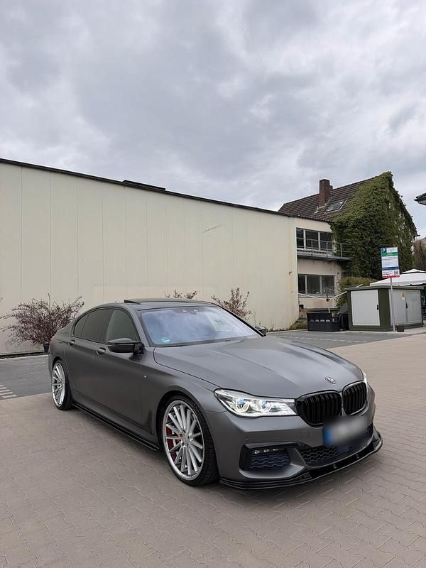 Second-hand BMW 740 Performance 400 CP (294 kW) 2016 Negru Berlinǎ