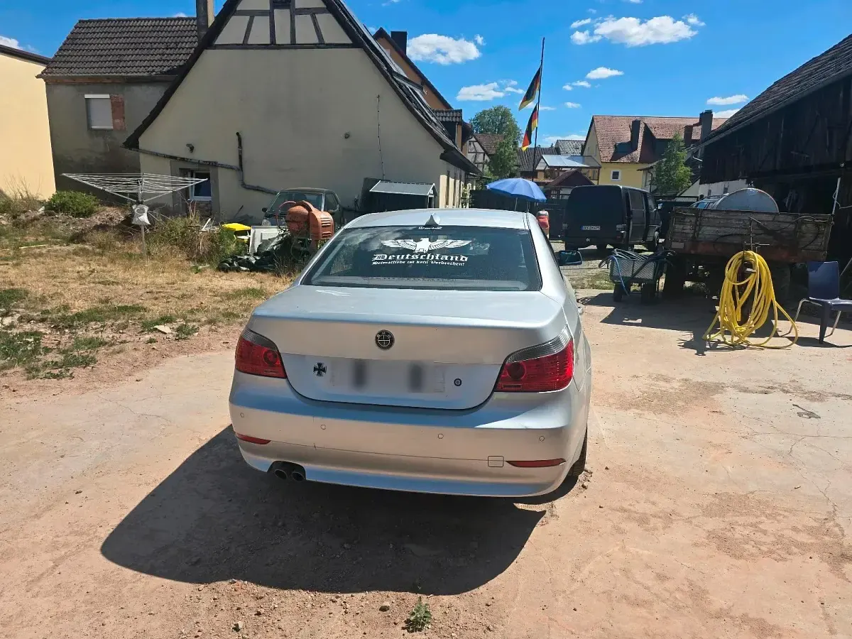Gebraucht BMW 525 197 PS (144 kW) 2004 Silber Limousine