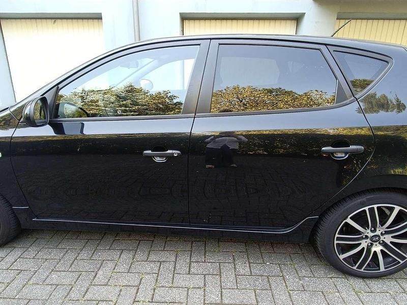 Gebraucht 2011 Hyundai i30 Classic Limousine | 3.500 € (Etwas zu teuer) - Bild 1/4