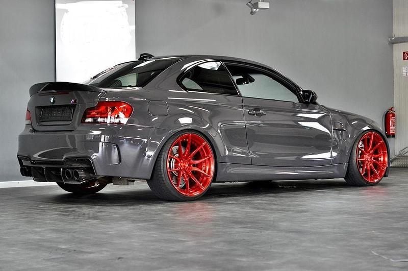 Grau Gebraucht 2011 BMW 1M Performance Coupé | 64.999 € - Bild 1/4