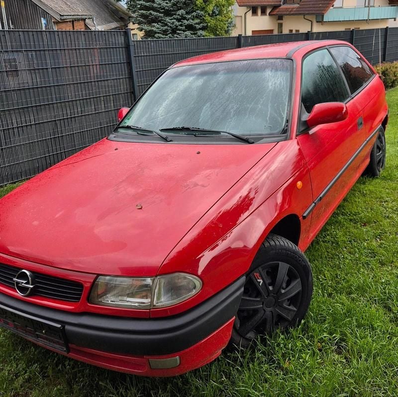 Rot Gebraucht 1997 Opel Astra Coupé | 1.000 € (Guter Preis) - Bild 1/4