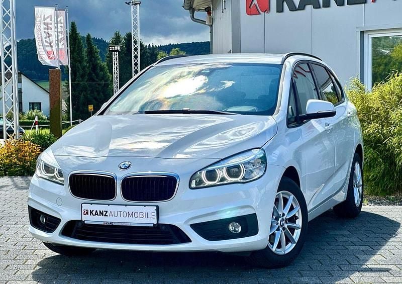 Weiß Gebraucht 2017 BMW 218 Active Tourer Advantage Van / Kleinbus | 9.500 € (Guter Preis) - Bild 1/4