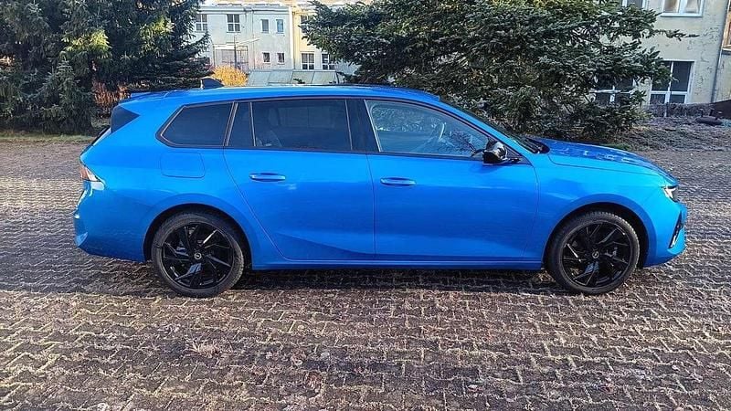 Gebraucht Opel Astra 131 PS (96 kW) 2024 Vertigoblau Kombi