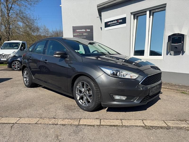 Gebraucht Ford Focus 125 PS (91 kW) 2016 Grau Limousine