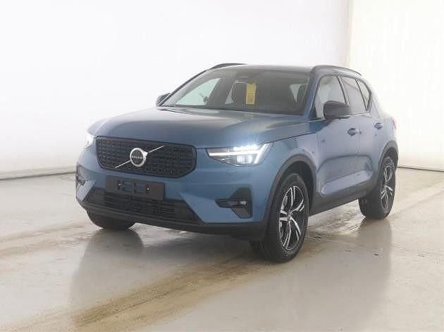 Blau Gebraucht 2025 Volvo XC40 Plus SUV | 39.450 € (Fairer Preis) - Bild 1/4