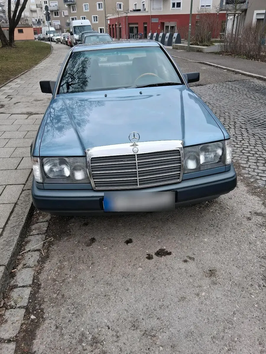 Gebraucht Mercedes 300 180 PS (132 kW) 1988 Blau Coupé