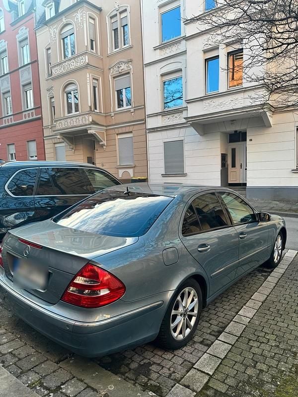 Gebraucht Mercedes E280 242 PS (177 kW) 2006 Grau Limousine