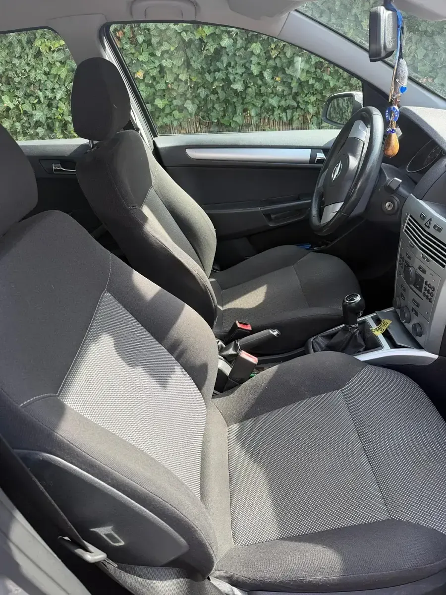 Gebraucht Opel Astra 120 PS (88 kW) 2009 Silber Limousine
