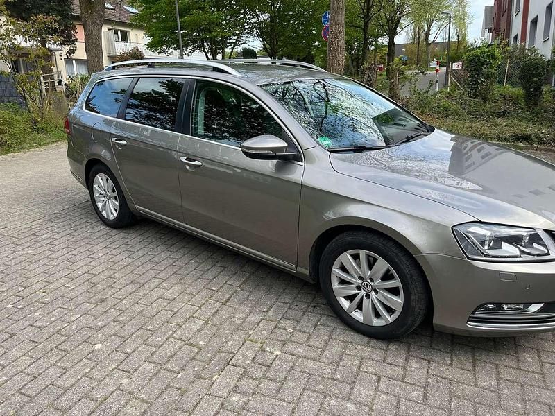 Gebraucht VW Passat Comfortline 140 PS (102 kW) 2013 Light brown metallic Kombi