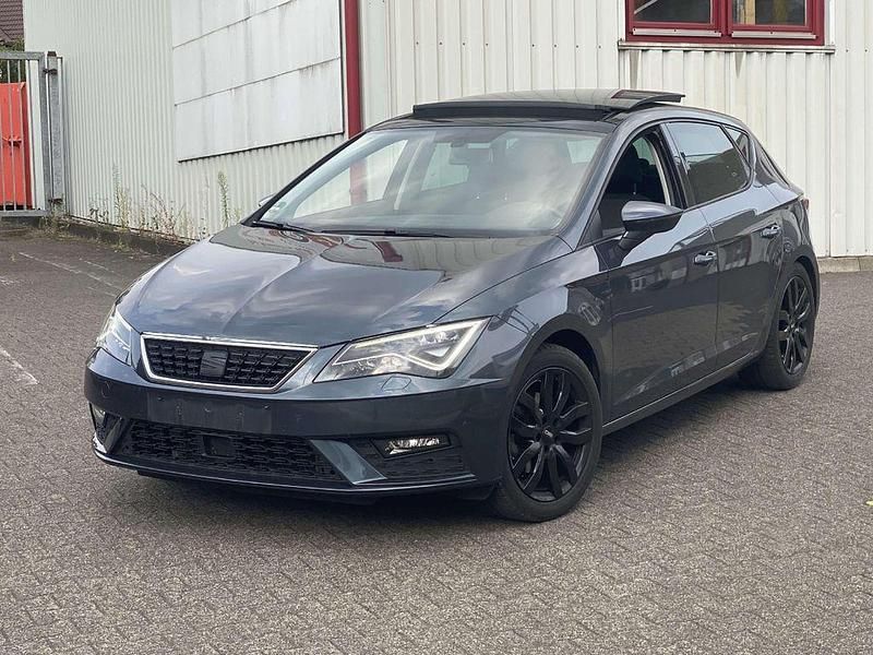 Grau Gebraucht 2019 Seat Leon Style Kleinwagen | 14.995 € (Guter Preis) - Bild 1/4
