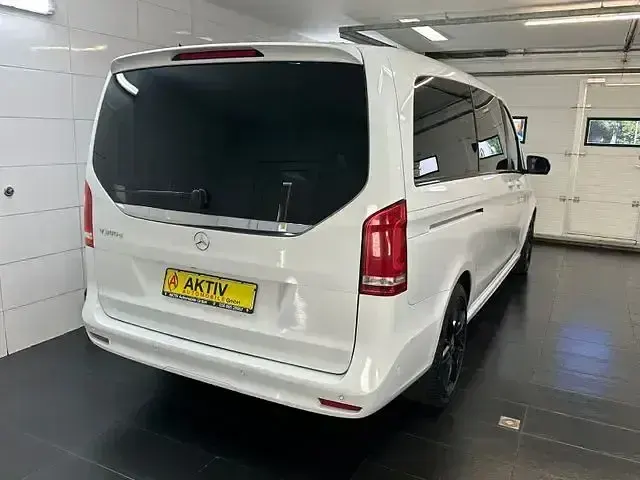 Gebraucht Mercedes V300 Avantgarde Edition 237 PS (174 kW) 2023 Weiß Van / Kleinbus