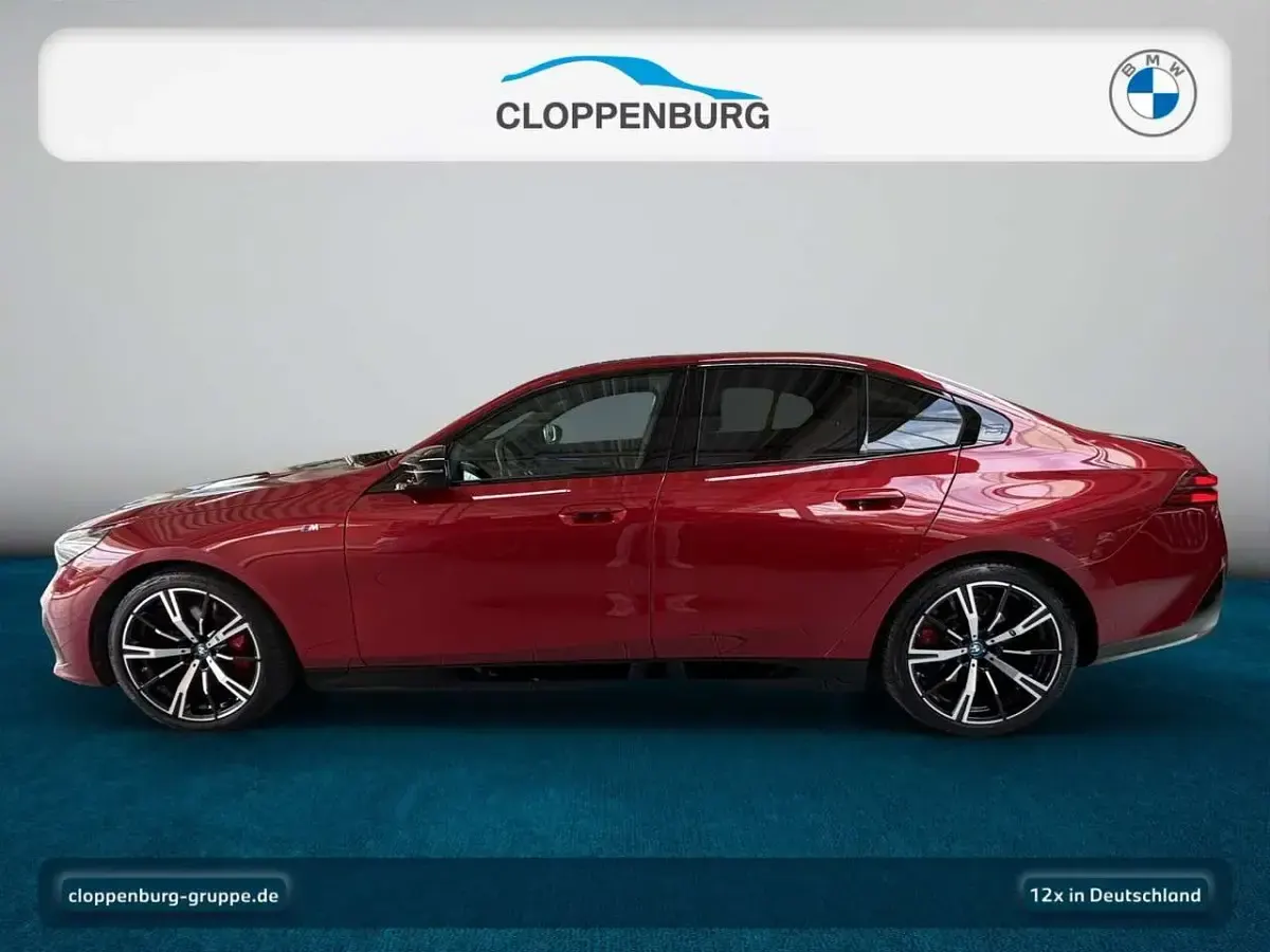 Gebraucht BMW i5 Sport Line 442 kW (601 PS) 2025 Fire red metallic Limousine