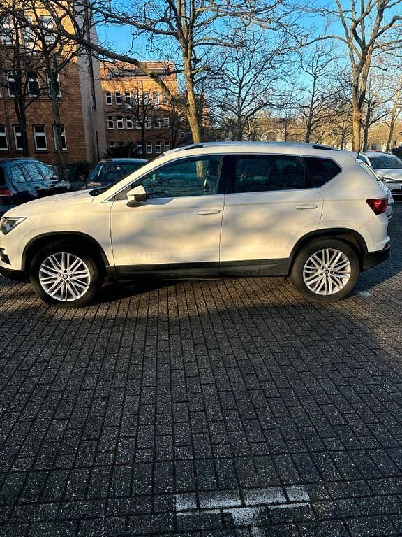 Weiß Gebraucht 2016 Seat Ateca 4Drive SUV | 13.000 € (Fairer Preis) - Bild 1/4