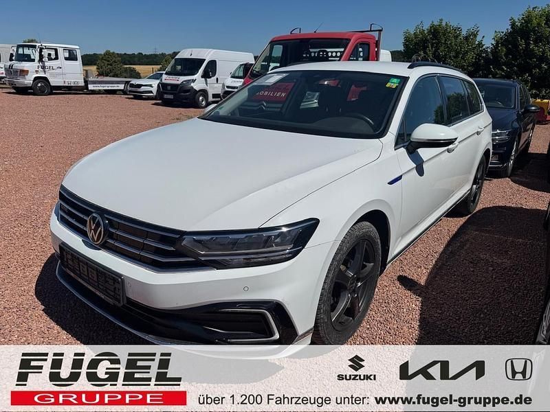 Pure white Gebraucht 2021 VW Passat GTE Kombi | 21.999 € (Guter Preis) - Bild 1/4