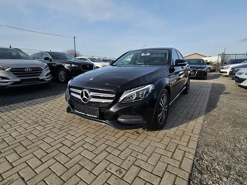 Schwarz Gebraucht 2015 Mercedes C200 Limousine | 10.950 € (Fairer Preis) - Bild 1/4