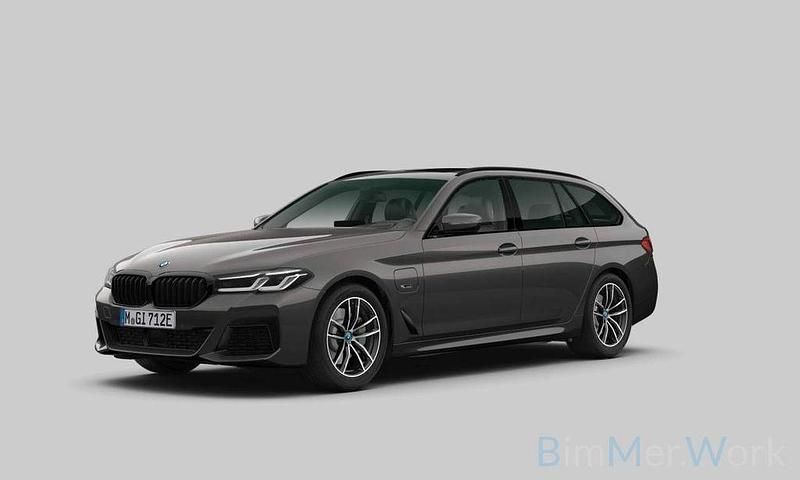 Gebraucht BMW 530e M Sport 292 PS (214 kW) 2022 Sophistograu Kombi