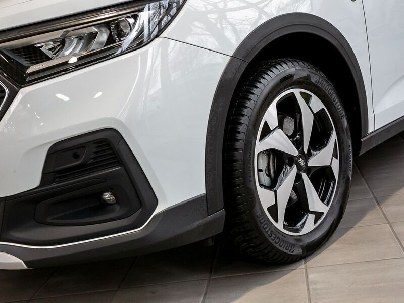 Gebraucht Ford Tourneo Connect Active 122 PS (89 kW) 2023 Weiss Van / Kleinbus