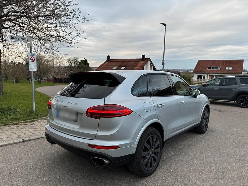 Gebraucht Porsche Cayenne Edition 262 PS (192 kW) 2016 Silber SUV