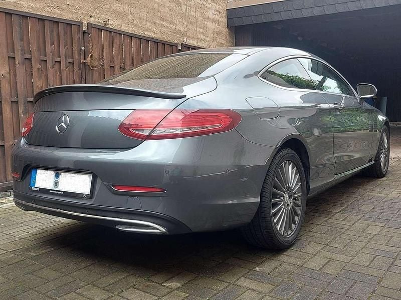 Gebraucht Mercedes C180 156 PS (114 kW) 2016 Grau Coupé