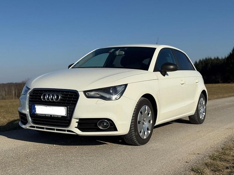 Weiß Gebraucht 2012 Audi A1 Kleinwagen | 9.500 € (Fairer Preis) - Bild 1/4