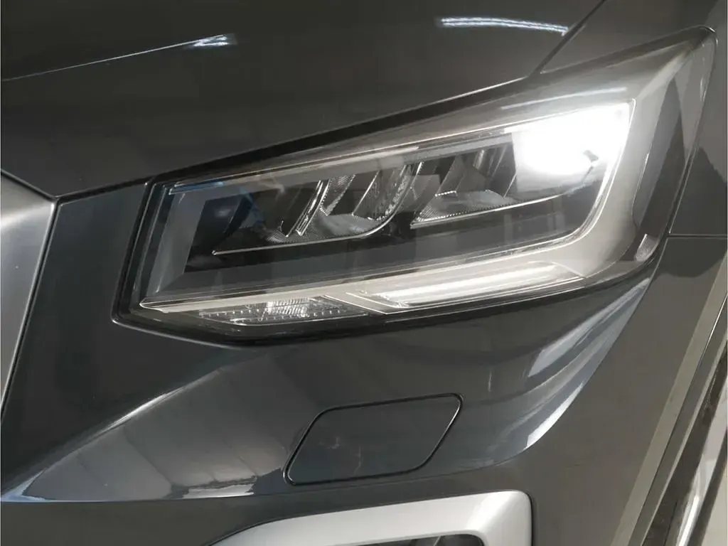 Gebraucht Audi Q2 Advanced 150 PS (110 kW) 2023 Grau SUV