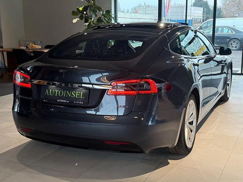 Second-hand Tesla Model S 241 kW (328 CP) 2019 Gri Hatchback