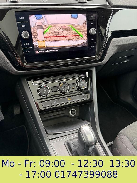 Gebraucht VW Touran 150 PS (110 kW) 2022 Grau Van / Kleinbus