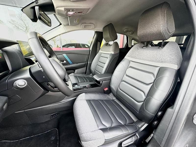 Gebraucht Citroën e-C4 Shine 100 kW (136 PS) 2022 Grau Limousine