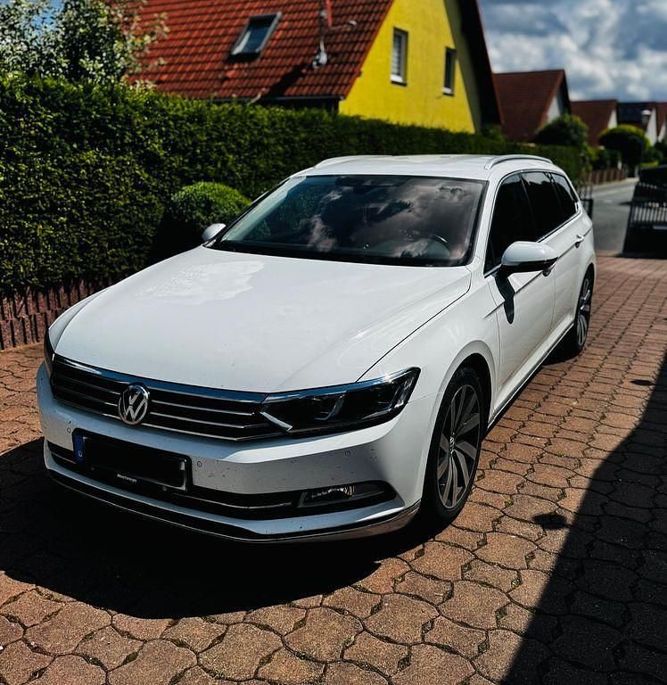 Weiß Gebraucht 2019 VW Passat Kombi | 17.500 € (Superpreis) - Bild 1/4