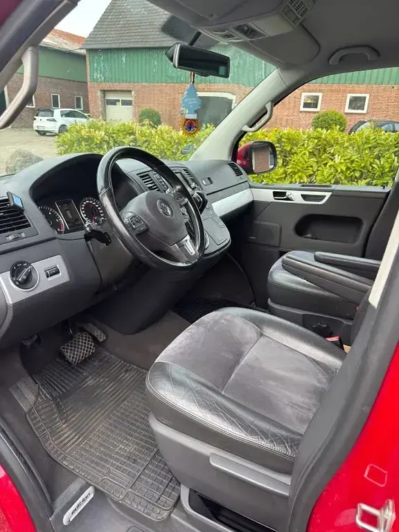 Gebraucht VW Multivan 180 PS (132 kW) 2011 Rot Van / Kleinbus