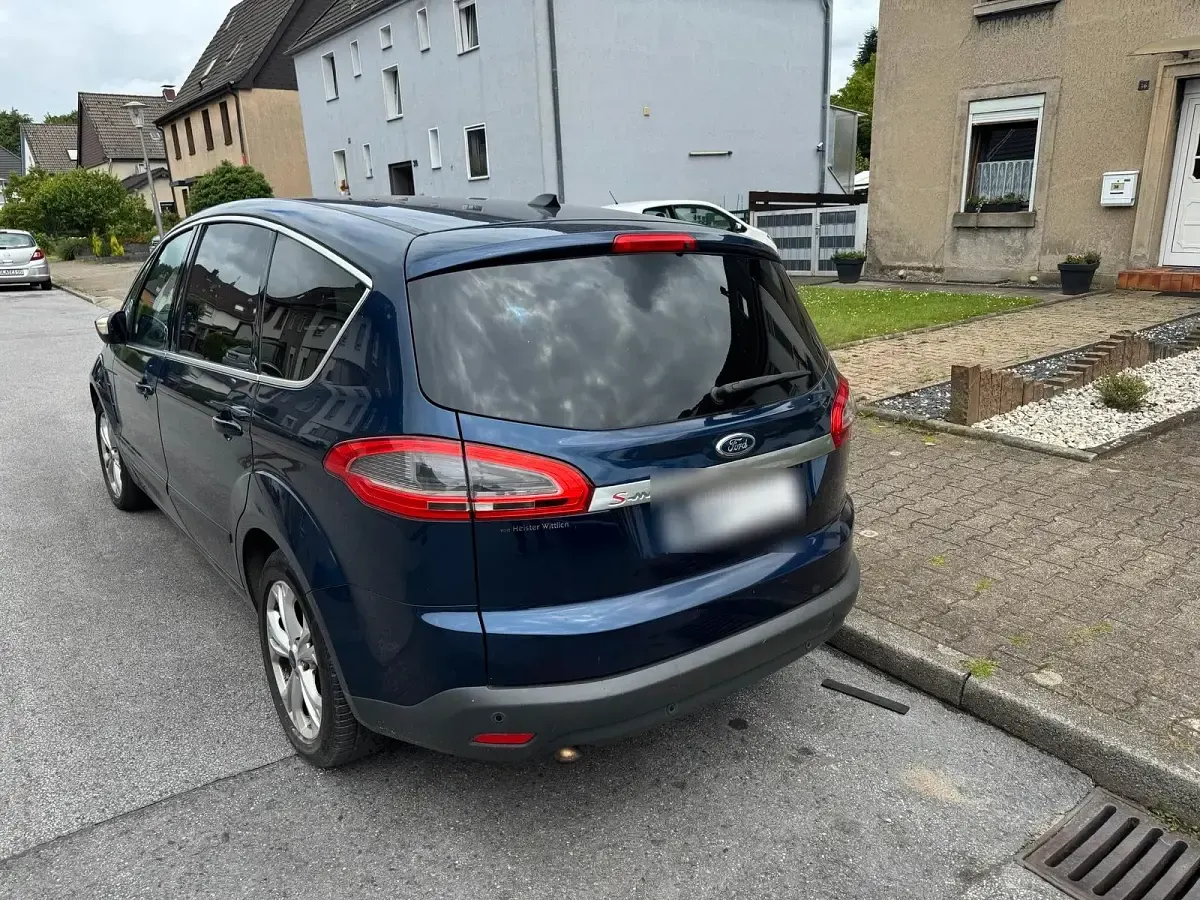 Gebraucht Ford S-MAX Titanium 160 PS (117 kW) 2011 Blau Van / Kleinbus