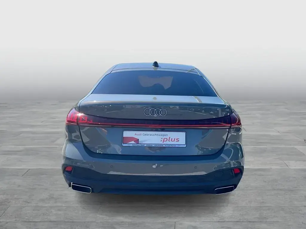 Gebraucht Audi A5 Sport 204 PS (150 kW) 2025 Chronosgrau metallic Limousine