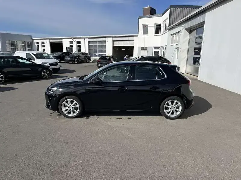 Usado Opel Corsa Elegance 102 HP (75 kW) 2022 Preto Citadino