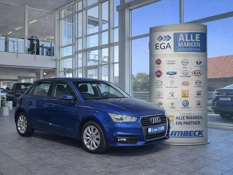 Gebraucht Audi A1 Attraction 86 PS (63 kW) 2014 Blau Kleinwagen