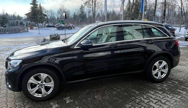 Gebraucht Mercedes GLC220 Exclusive 170 PS (125 kW) 2018 Obsidianschwarzmetallic SUV
