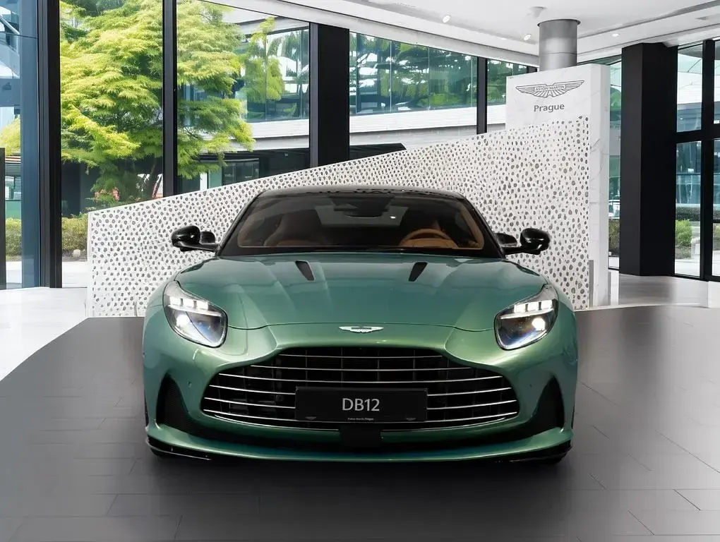 Neu Aston Martin DB12 680 PS (500 kW) 2026 Grün