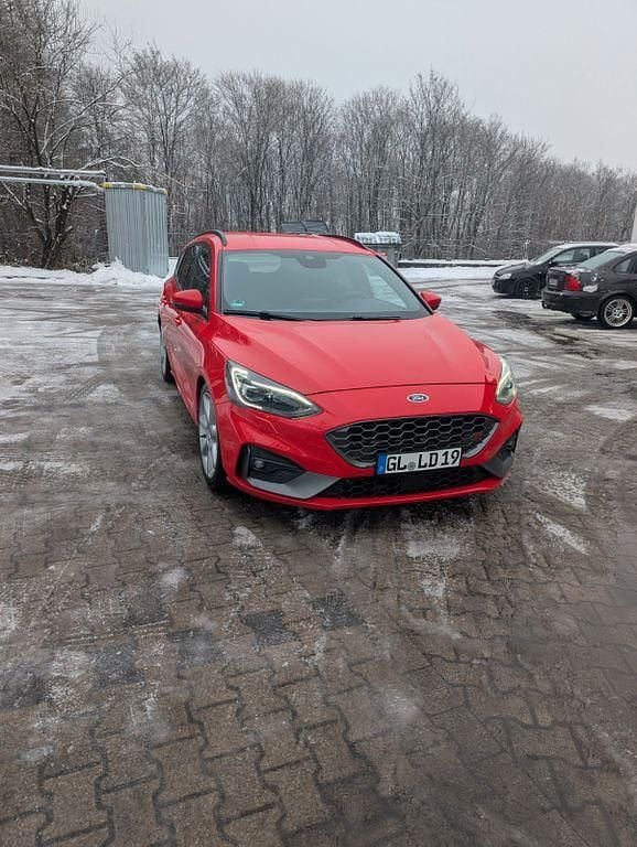 Gebraucht Ford Focus ST 280 PS (205 kW) 2019 Rot Limousine