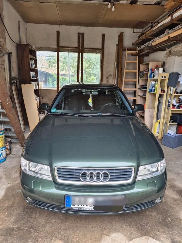 Grün Gebraucht 2000 Audi A4 Limousine | 2.500 € (Fairer Preis) - Bild 1/4