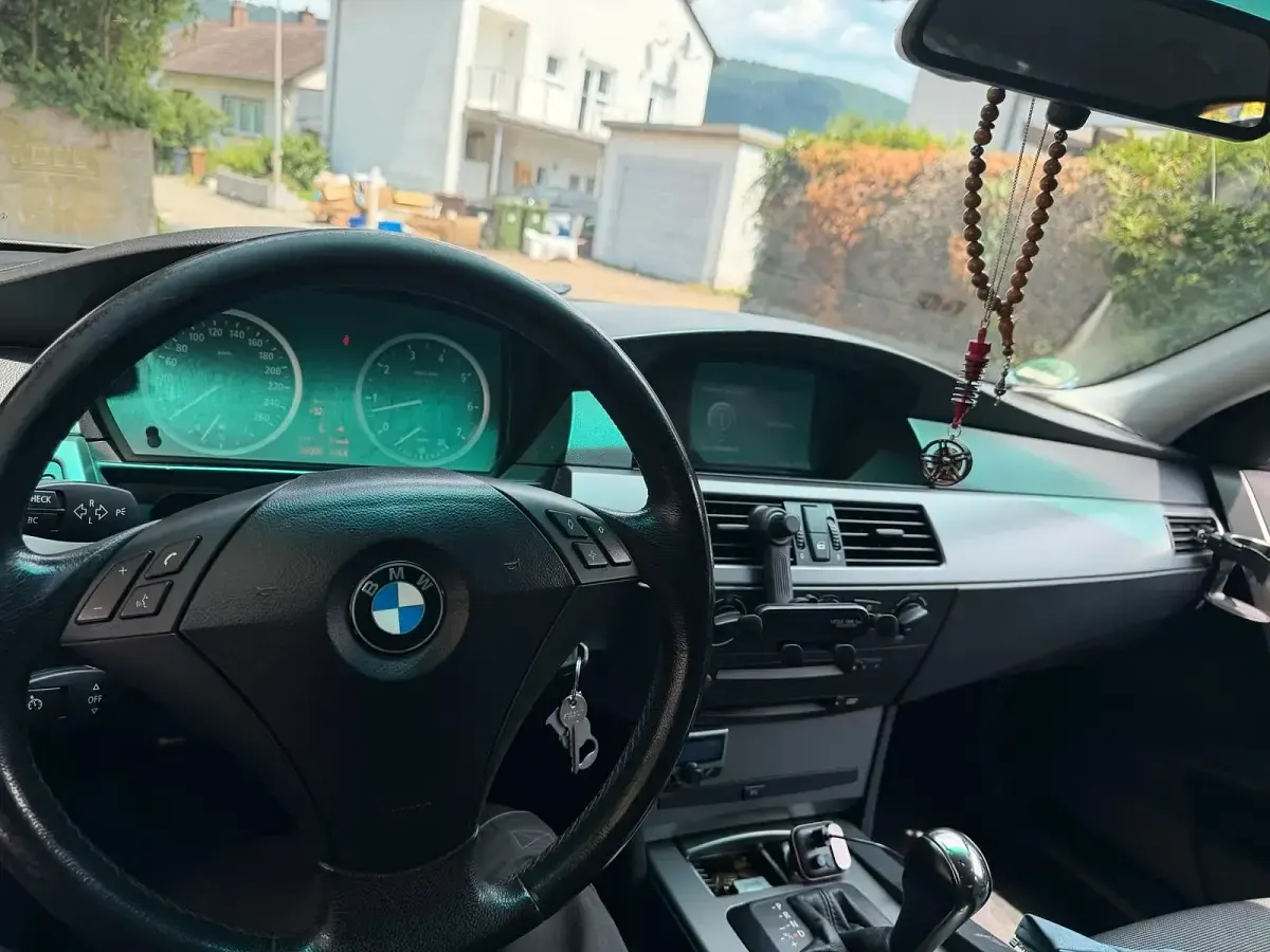 Gebraucht BMW 520 170 PS (125 kW) 2005 Grau Limousine