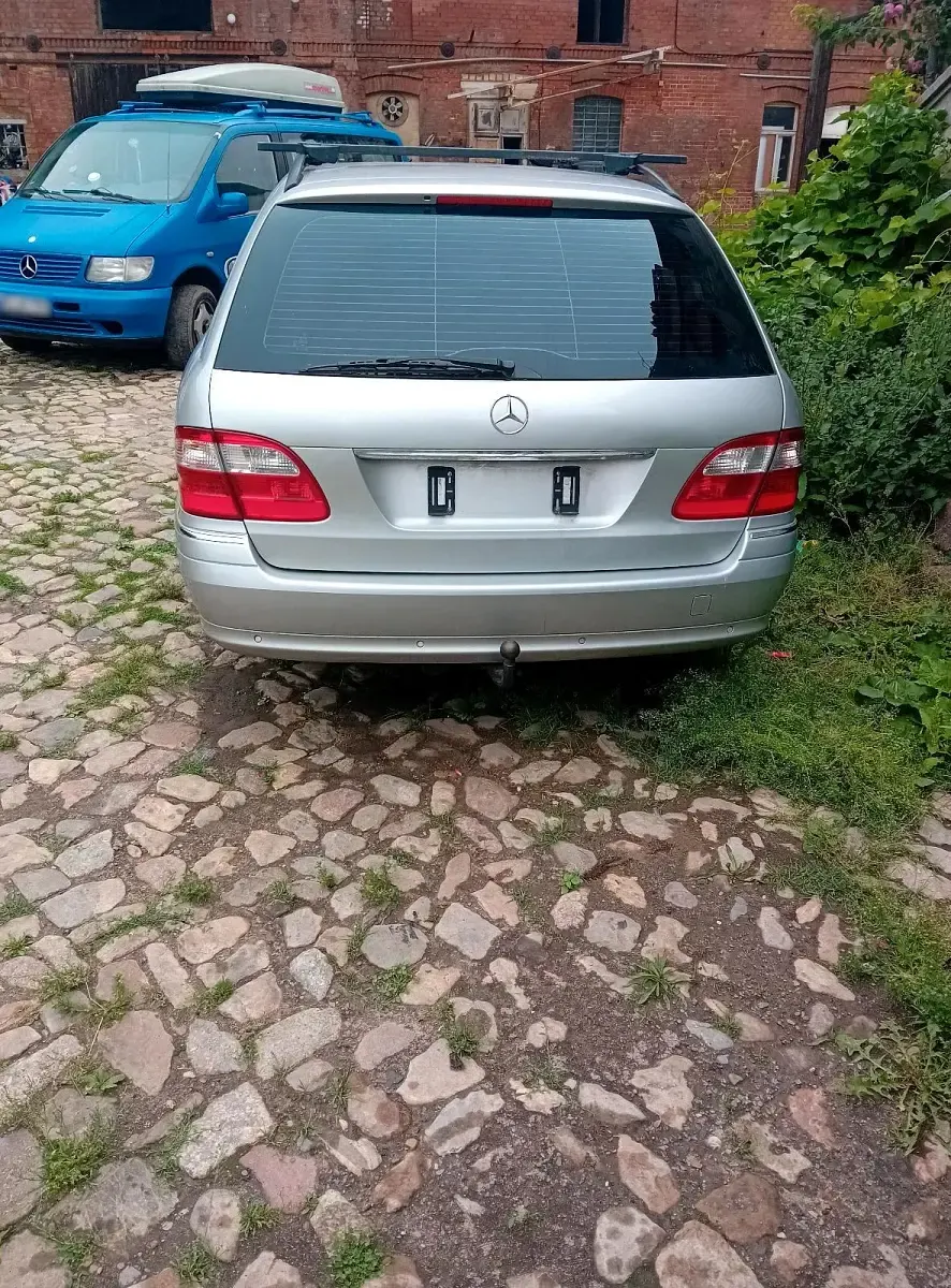 Gebraucht Mercedes 220 163 PS (119 kW) 2004 Silber Kombi