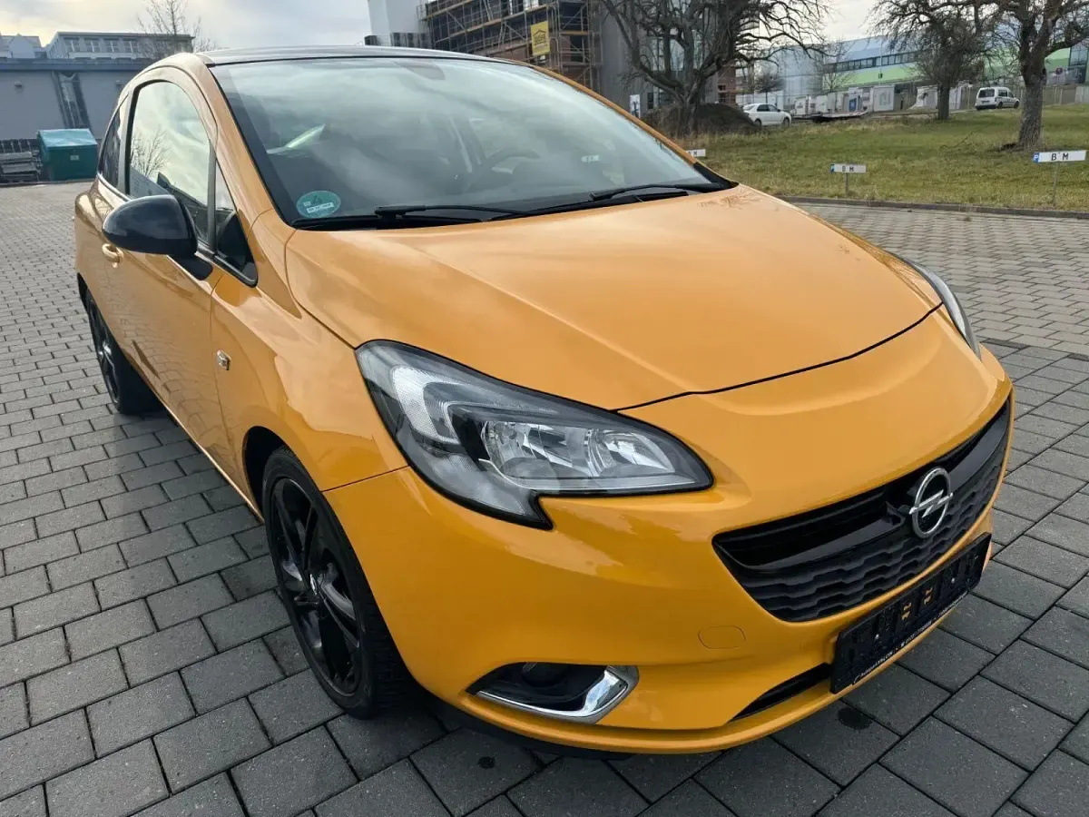 Gebraucht Opel Corsa Color Edition 90 PS (66 kW) 2016 Orange Kleinwagen