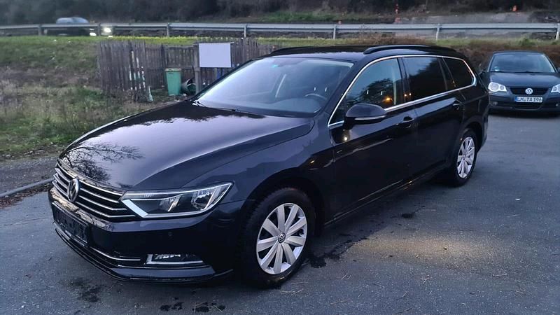 Schwarz Gebraucht 2016 VW Passat Trendline Kombi | 10.650 € (Guter Preis) - Bild 1/4