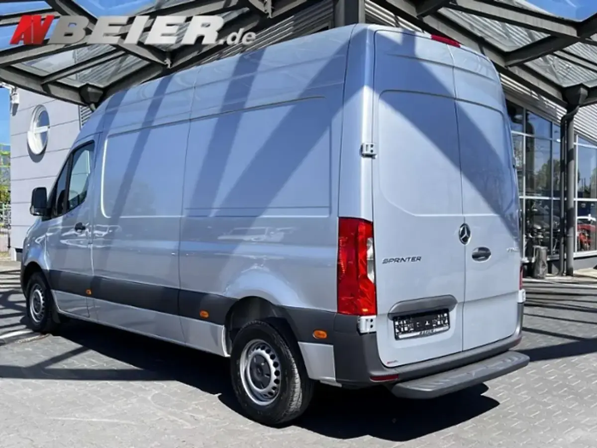 Usata Mercedes Sprinter 150 CV (110 kW) 2023 Argento Furgone
