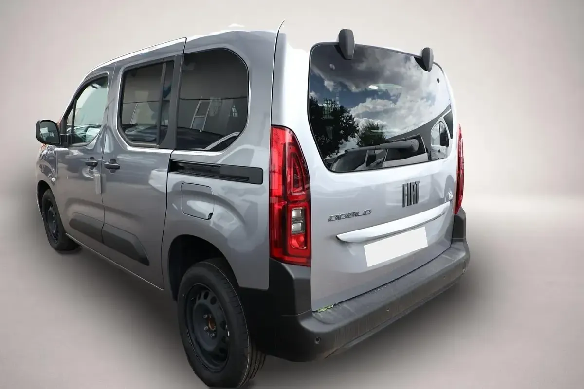 Neu Fiat Doblò 101 PS (74 kW) 2025 Manufacturer Van / Kleinbus