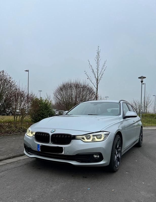 Silber Gebraucht 2016 BMW 320 Kombi | 9.500 € (Fairer Preis) - Bild 1/4
